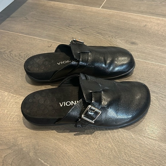 Vionic Mallory Clog Black Embossed Slip-on Mule Women’s Size 6 - Picture 12 of 17